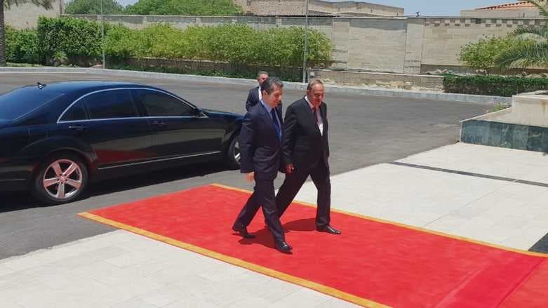 رئيس حكومة إقليم كردستان يصل إلى بغداد