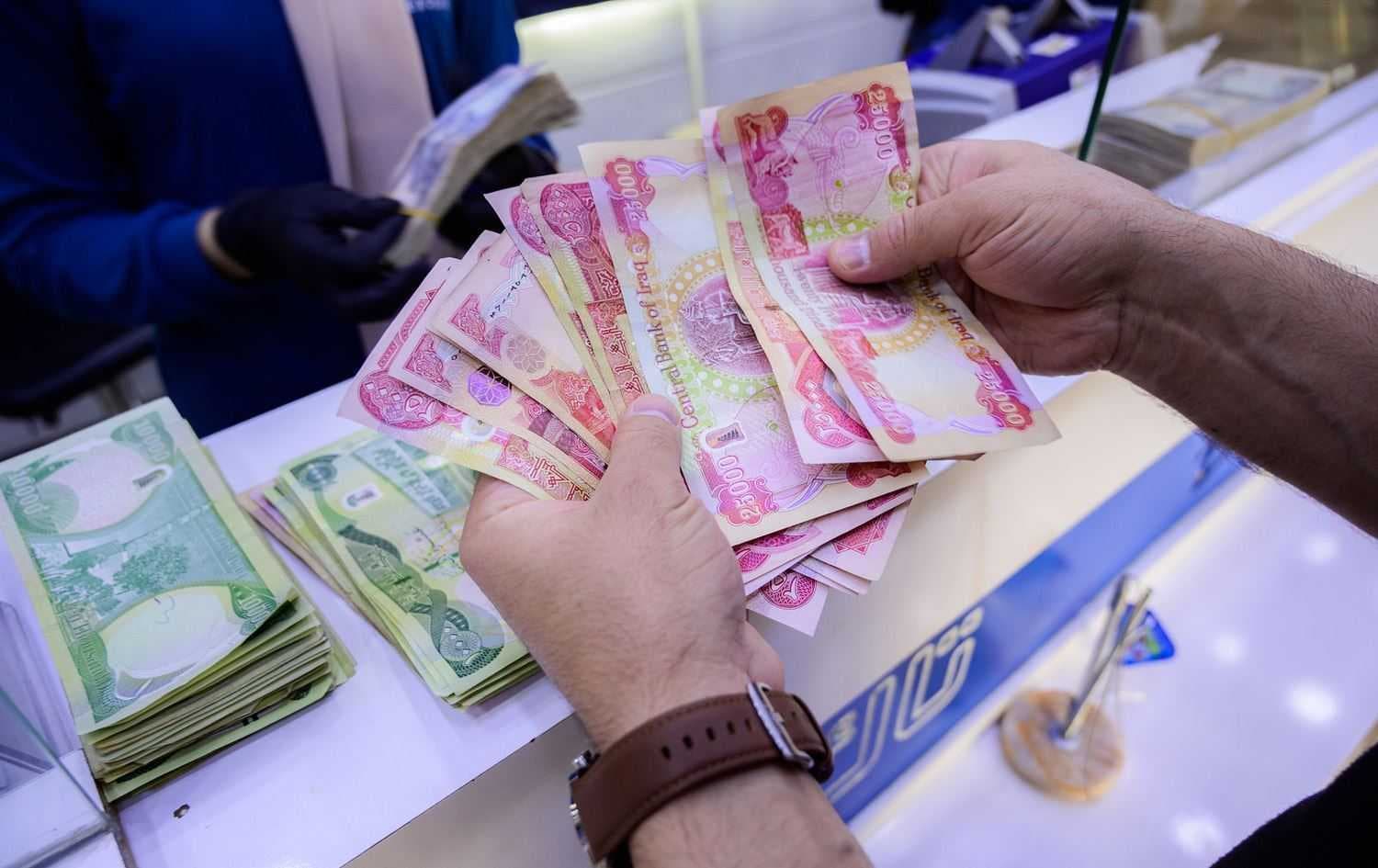 وزارة العمل: إطلاق المنحة الطلابية لشهر كانون الثاني
