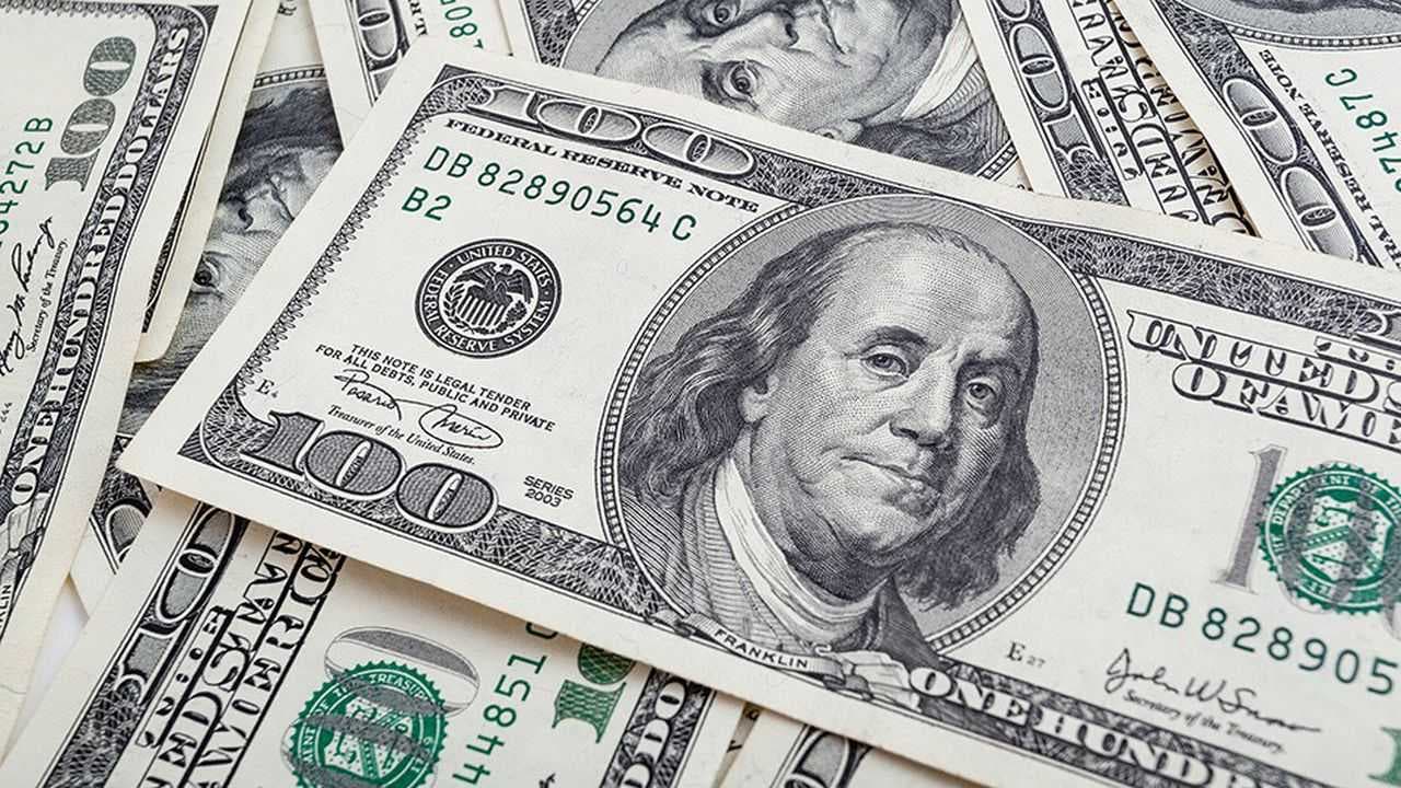 انخفاض طفيف بأسعار صرف الدولار لهذا اليوم