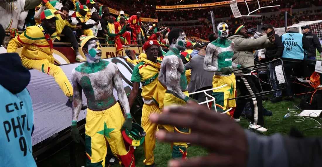 كاف يفرض عقوبات صارمة على السنغال والمغرب بعد نهائي أمم إفريقيا