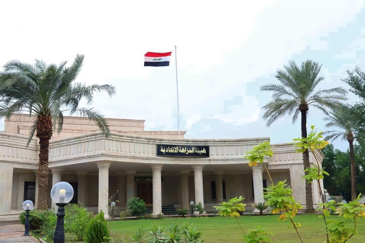 النزاهــة توقــع بمبـتز اقترف جريمة الرشــوة مقابل وعد كاذب للإفراج عن متهم مكفل