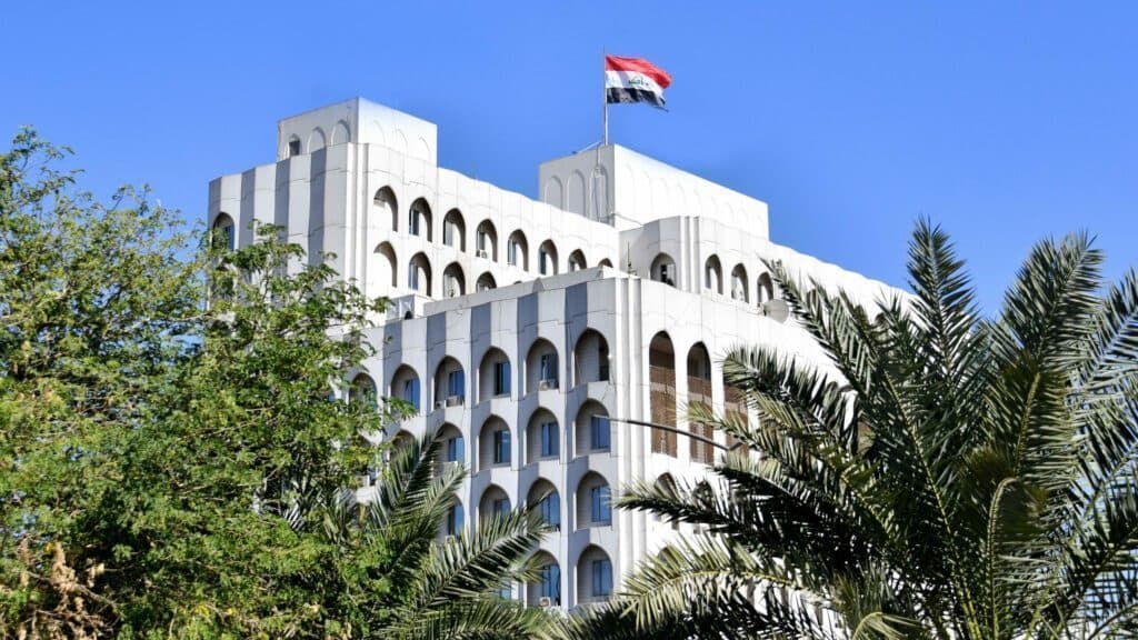 وزارة الخارجية تثمن قرار اليابان خفض مستوى تحذير السفر إلى 9 محافظات عراقية