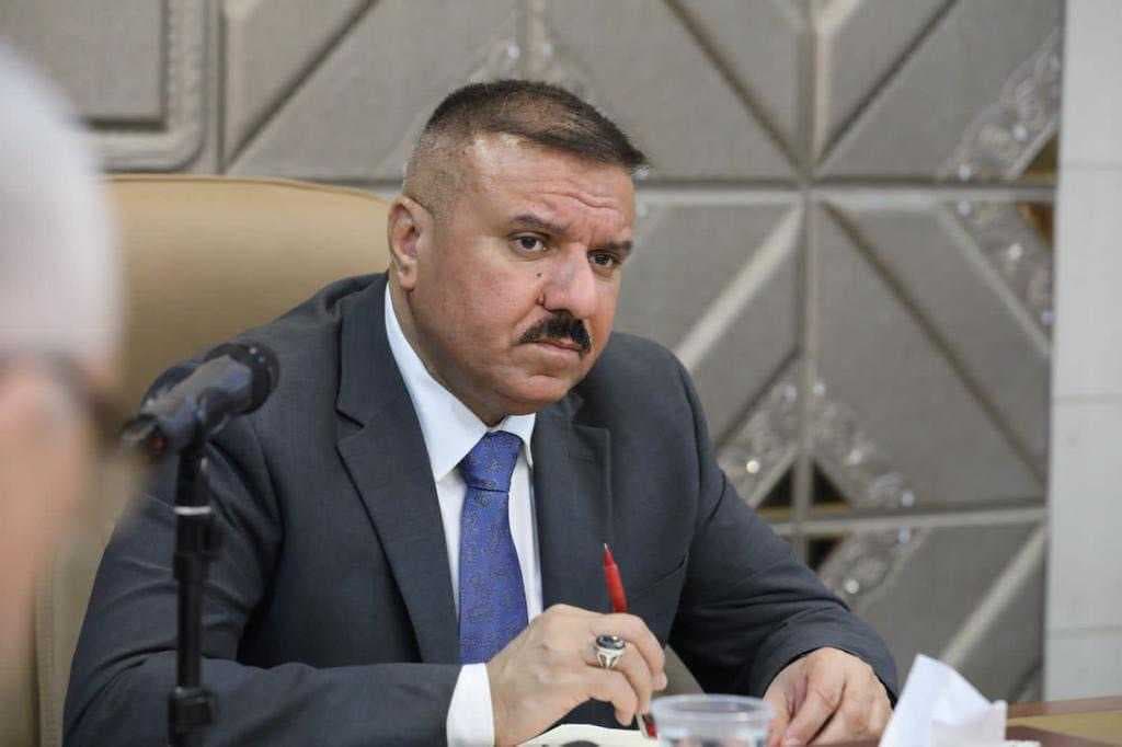 وزير الداخلية يؤكد استخدام القوة مع مثيري النزاعات العشائرية