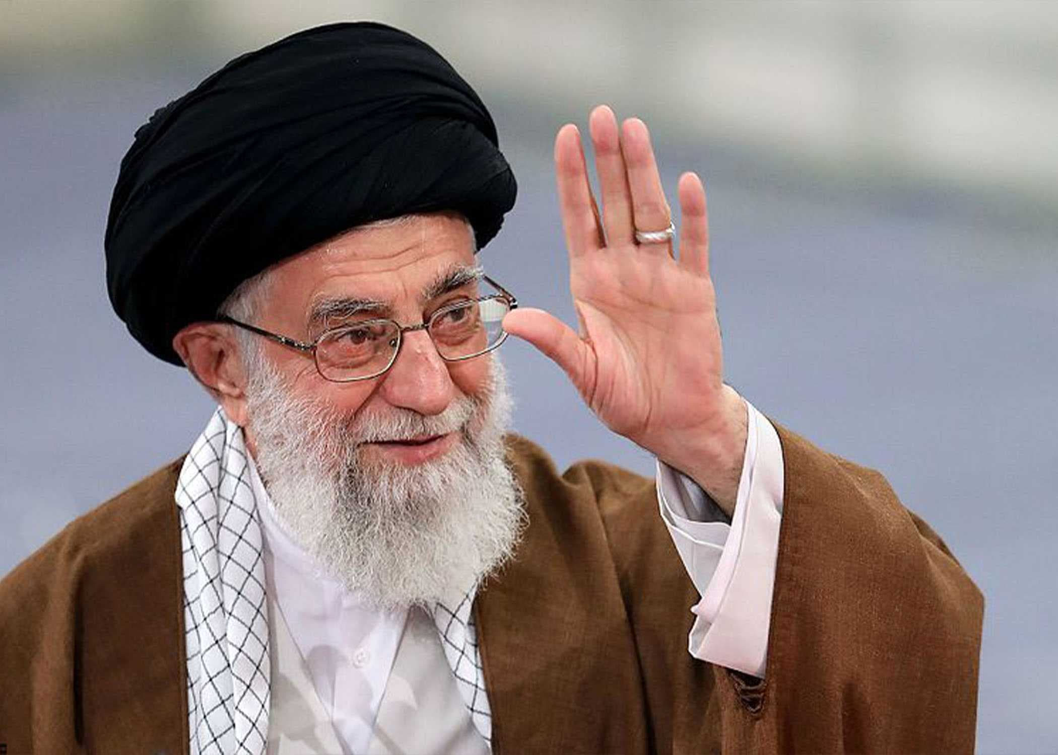 خامنئي مغرداً بعد القصف الايراني على اسرائيل: سيتم معاقبة النظام الشرير
