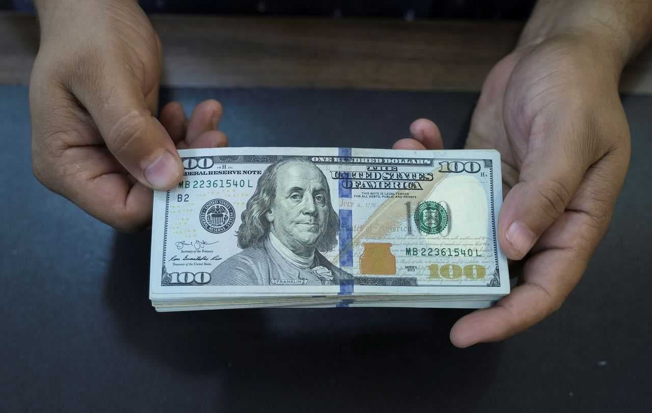 ارتفاع أسعار صرف الدولار في بغداد وأربيل