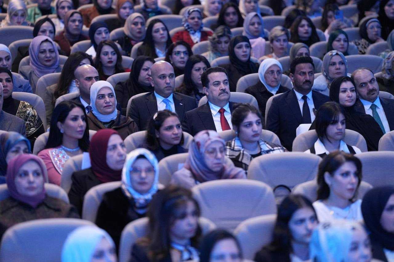 رئيس الوزراء يعلن عن خمسة مشاريع وبرامج تنمويَّة لتحسين واقع المرأة