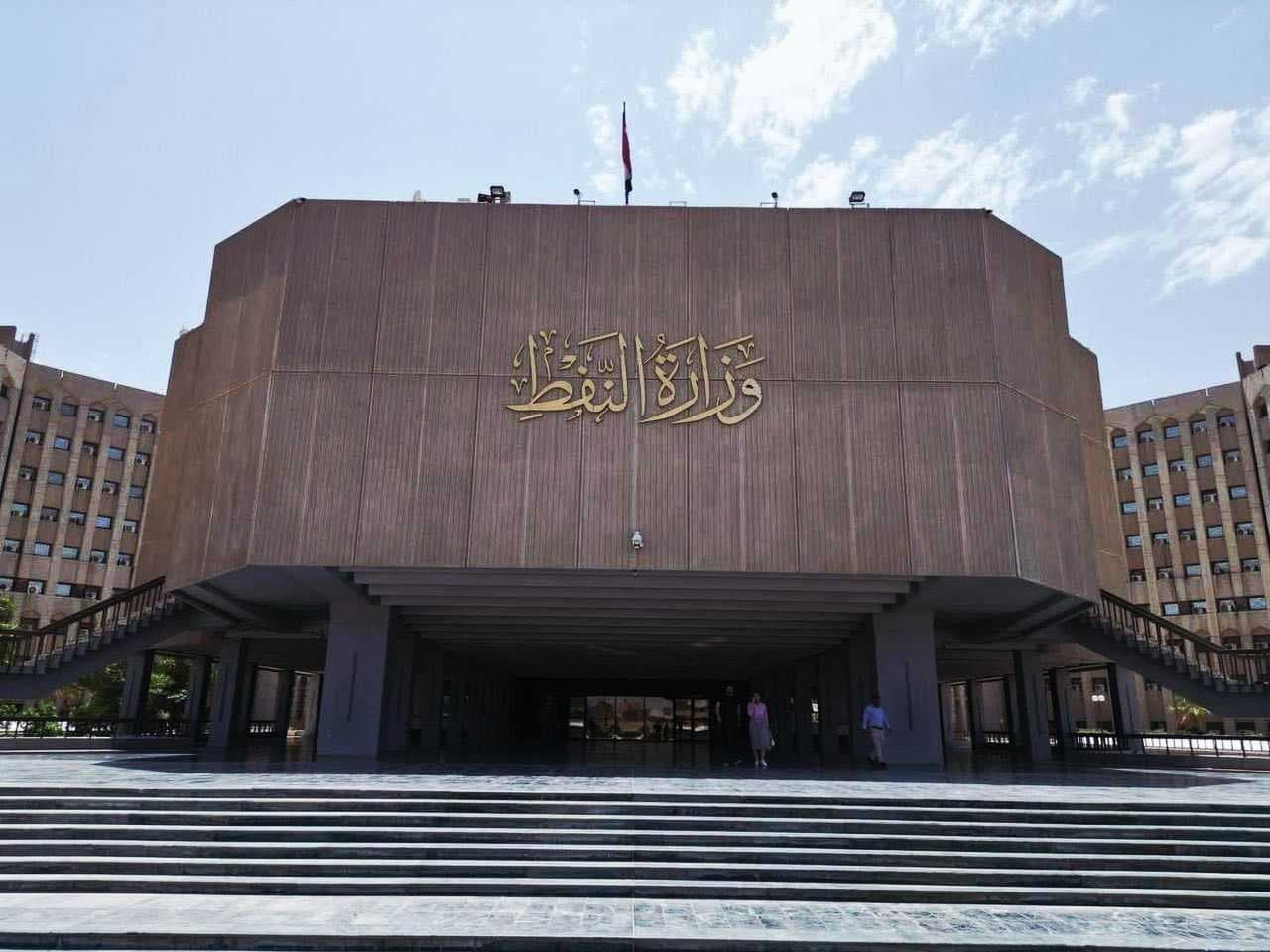 تعويض انقطاع الغاز الإيراني صيفاً عبر منصّة عائمة لتعزيز استقرار الكهرباء
