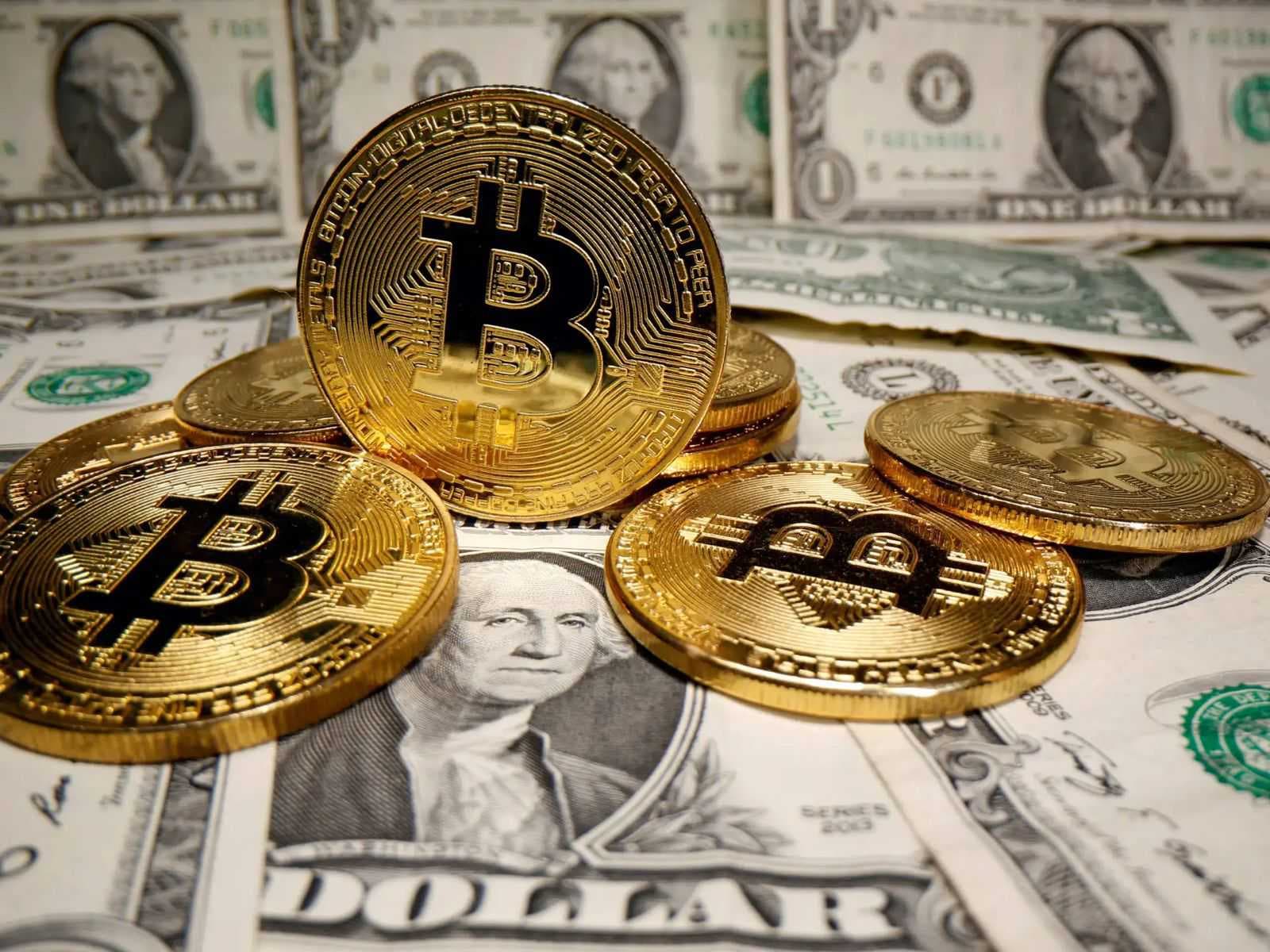 تراجع كبير في الأسعار.. عملة بيتكوين المشفرة تحت مستوى 84 ألف دولار