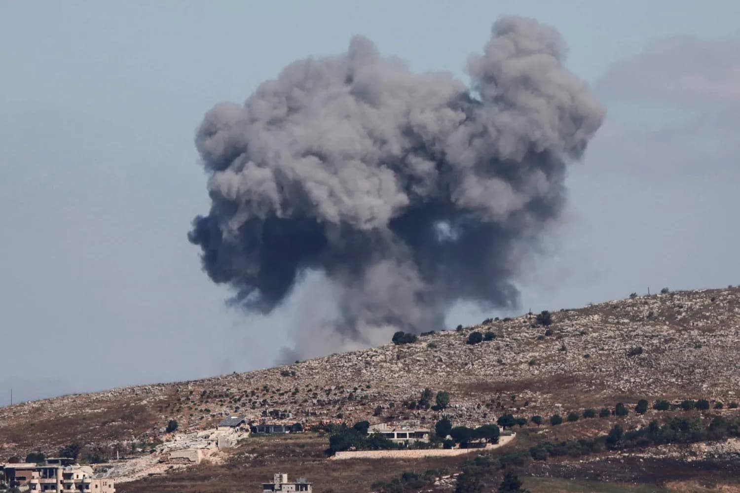 مجددا.. الجيش الاسرائيلي ينفذ تفجيرين في مركبا واطراف وادي صربين جنوبي لبنان