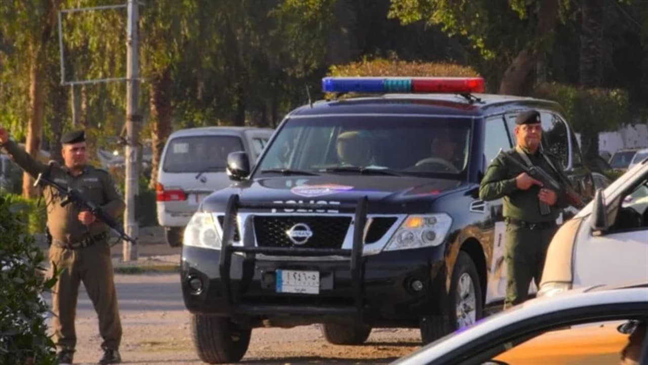 يستدرج الشباب والصبية عبر بثوث خادشة للحياء.. العملاق في قبضة شرطة الكرخ